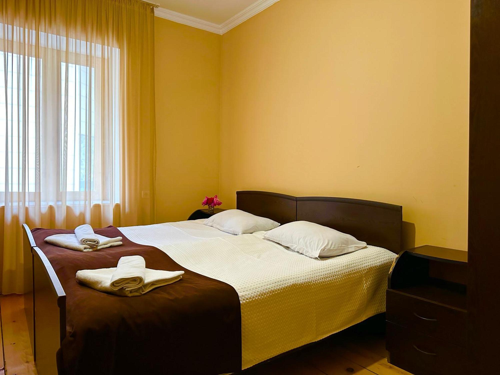 Mziuri Guest House Местия Екстериор снимка