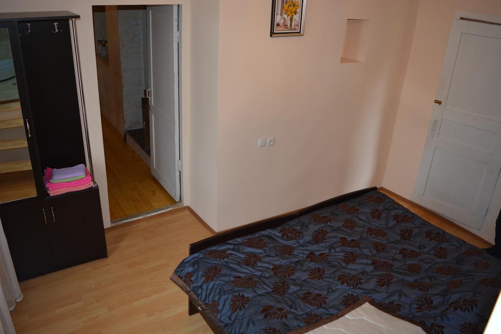 Mziuri Guest House Местия Екстериор снимка