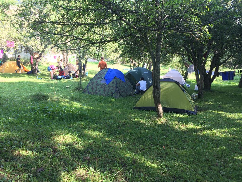 Mziuri Guest House Местия Екстериор снимка